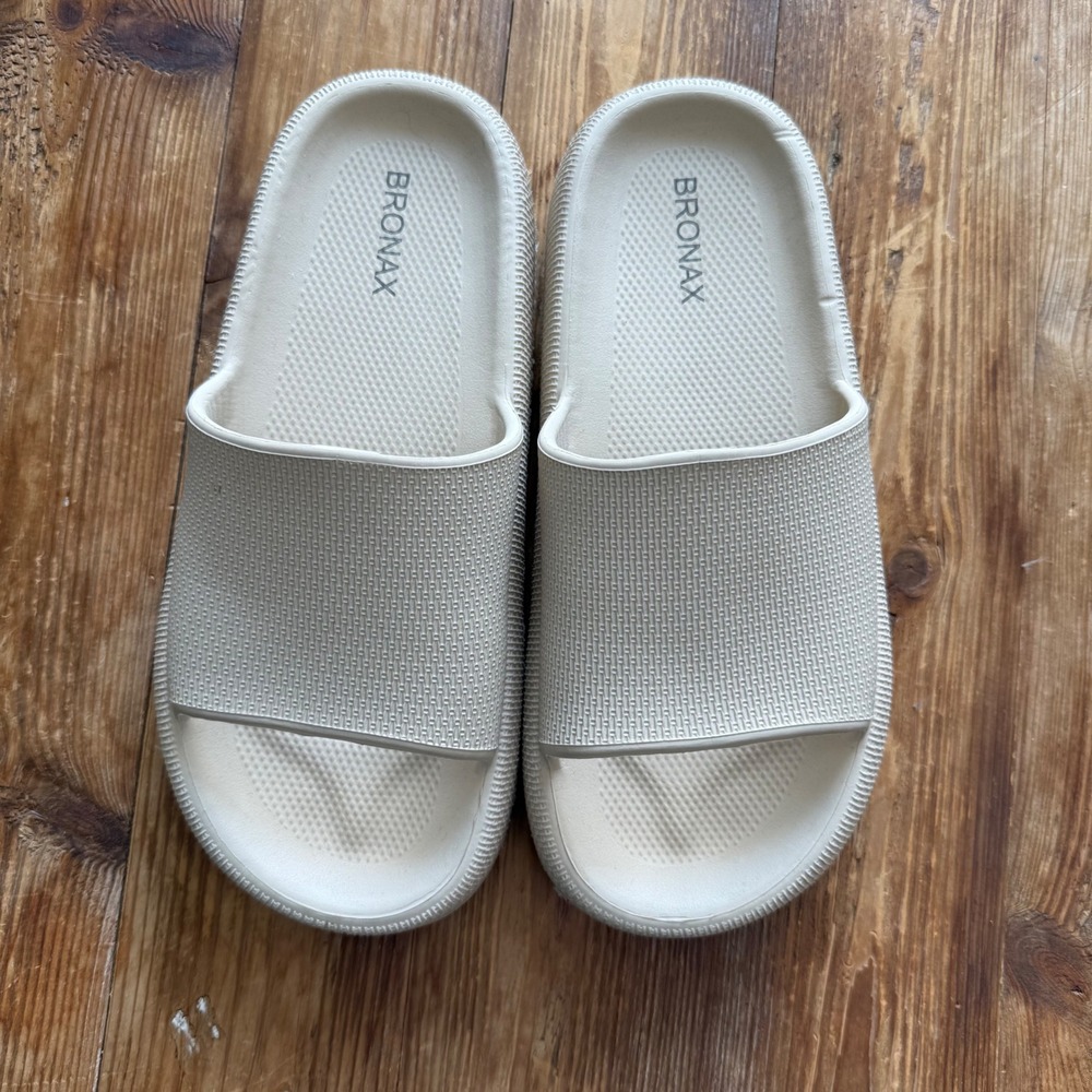 Bronax Cloud Cushion Slides Beige Pillow Slippers Platform Sandals 39-40 EUC